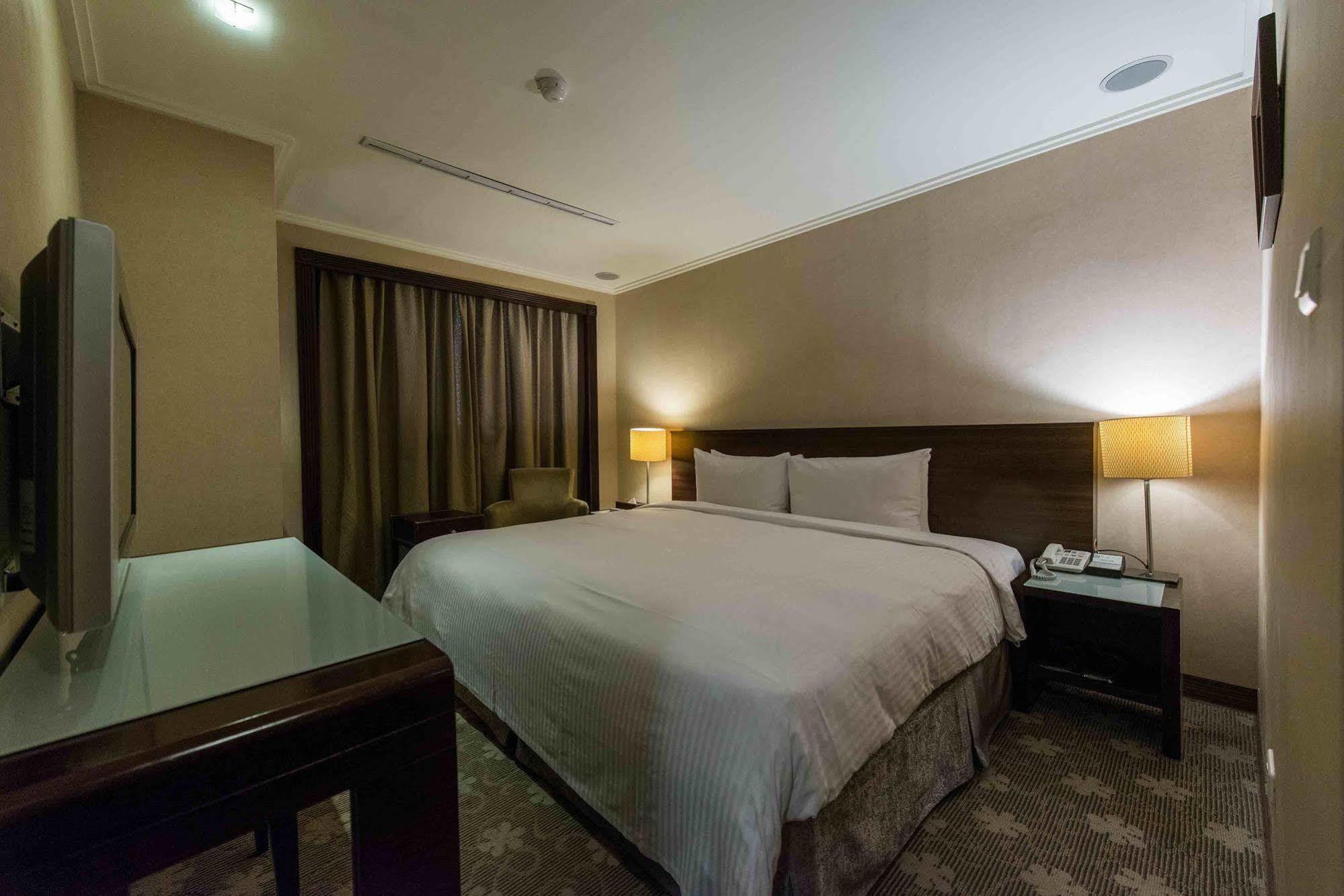Wish Hotel Тайпей Екстериор снимка